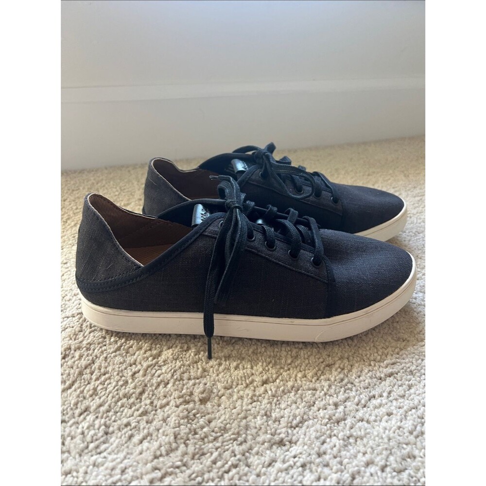 OLUKAI PEHUEA LI WOMANS BLACK/LINEN SNEAKERS. Size 9.